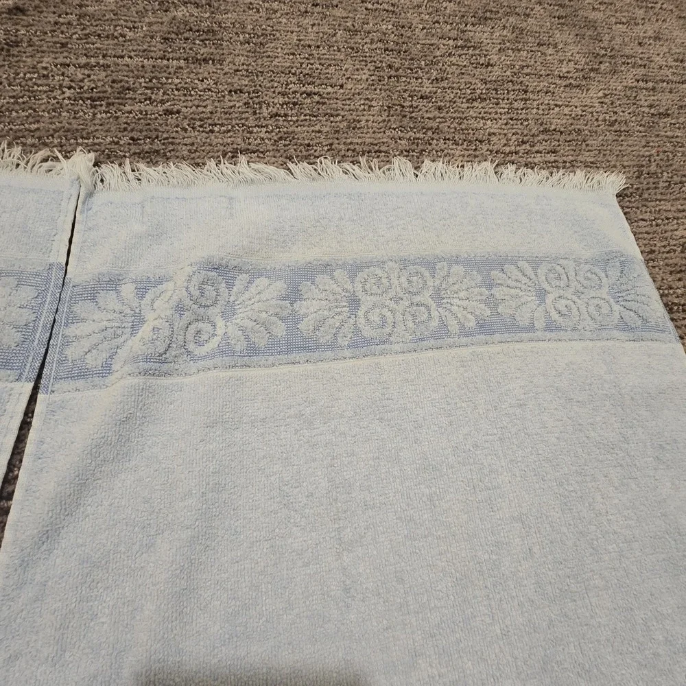 Vintage 70s Cannon Monticello Hand Towel Set Textured‎ Flowers Fringe Light Blue